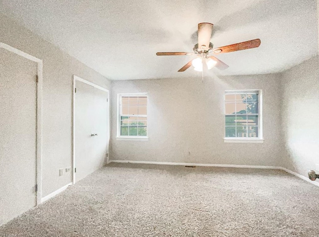 5711 Bramblegate Rd, Greensboro NC  27409-3196 exterior