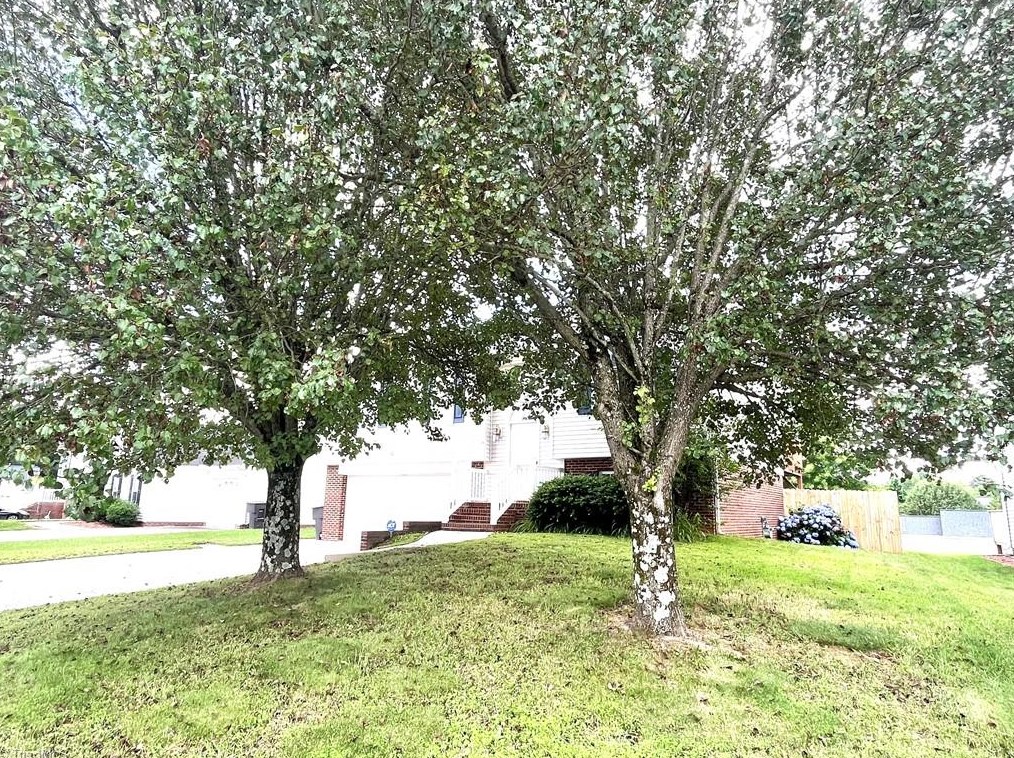 3888 Eagleston Ct, High Point NC  27265-7928 exterior