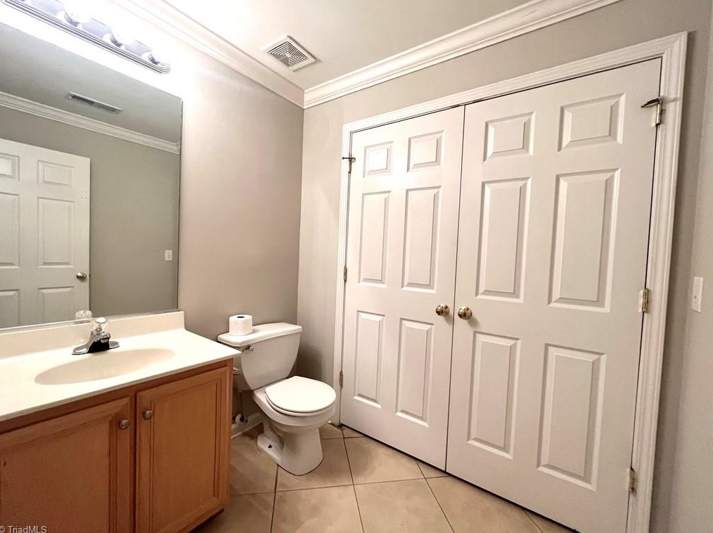 3888 Eagleston Ct, High Point NC  27265-7928 exterior