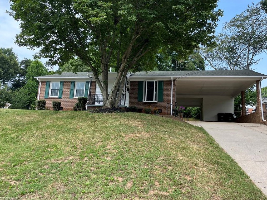 1261 W Sedgefield Dr, Winston Salem, NC 27107