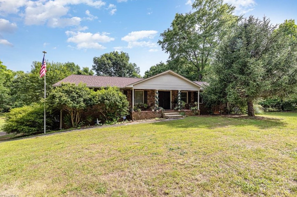 3634 Cash Dr, Winston Salem, NC 27107