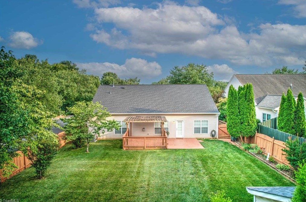 4235 Laurel Ridge Cir, Winston Salem, NC 27107-3724