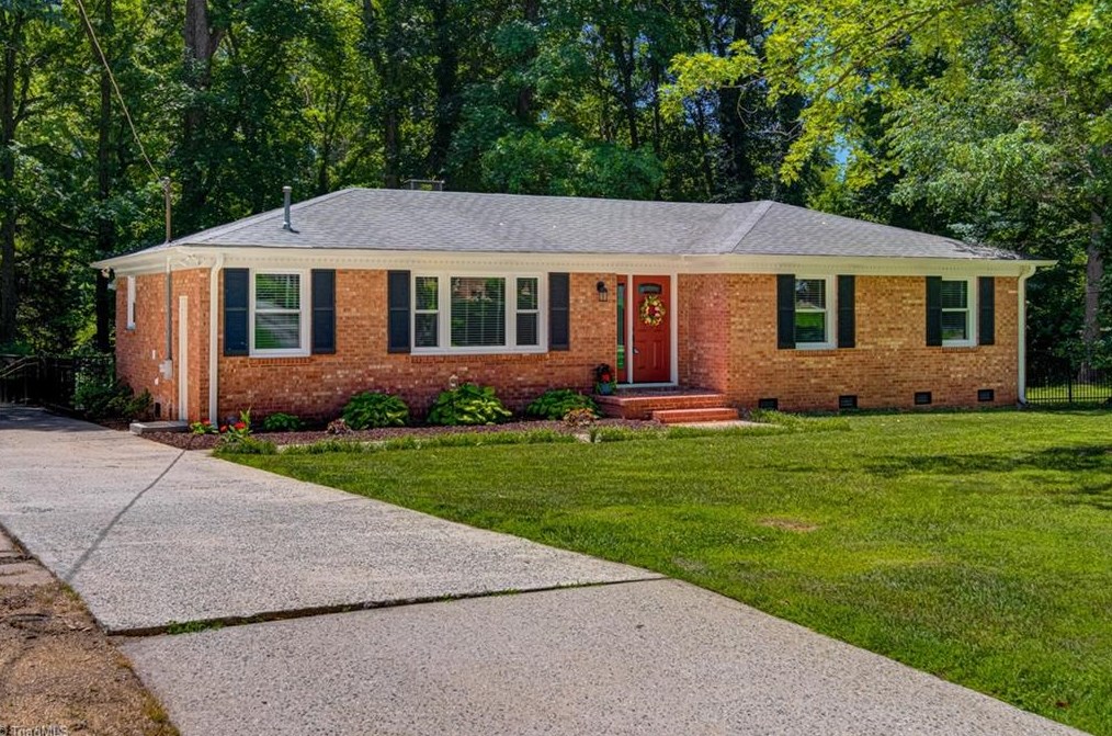 6111 Lea Ray Dr, Greensboro, NC 27410-4922