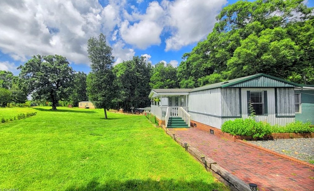 2668 Young Rd, Walnut Cove, NC 27052-5776