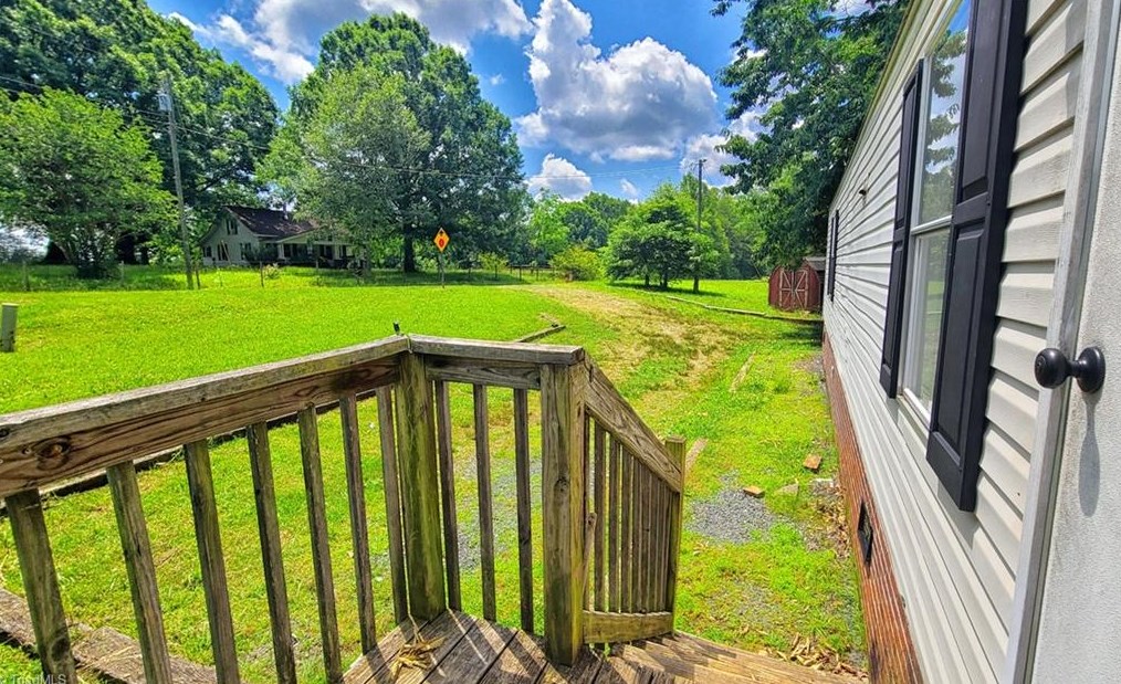 2690 Young Rd, Walnut Cove, NC 27052-5776