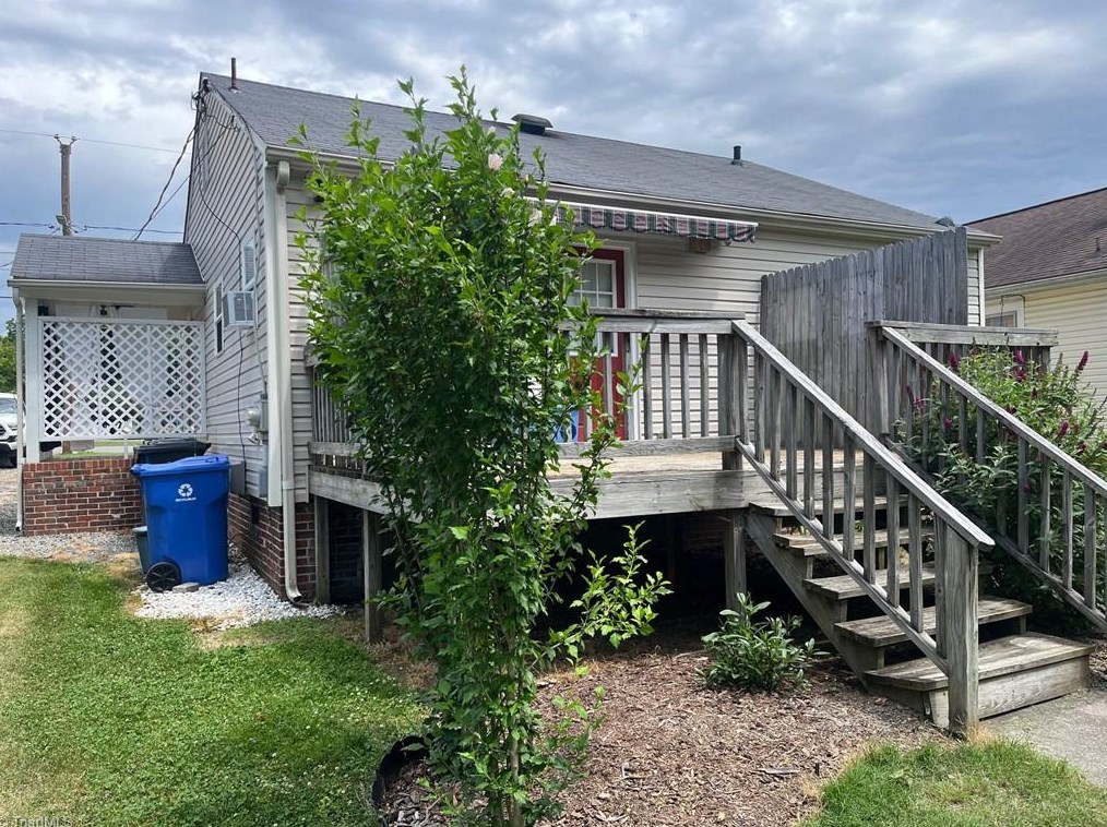 203 Dobson St, Kernersville, NC 27284