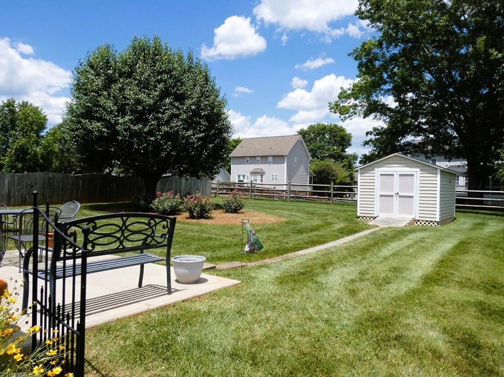 1765 Springfield Farm Ct, Clemmons NC 27012-7422 exterior