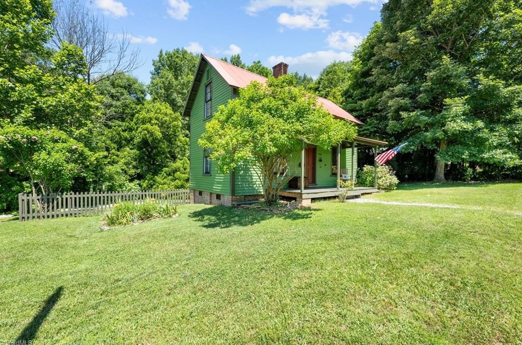 2456 Glencoe St, Burlington, NC 27217