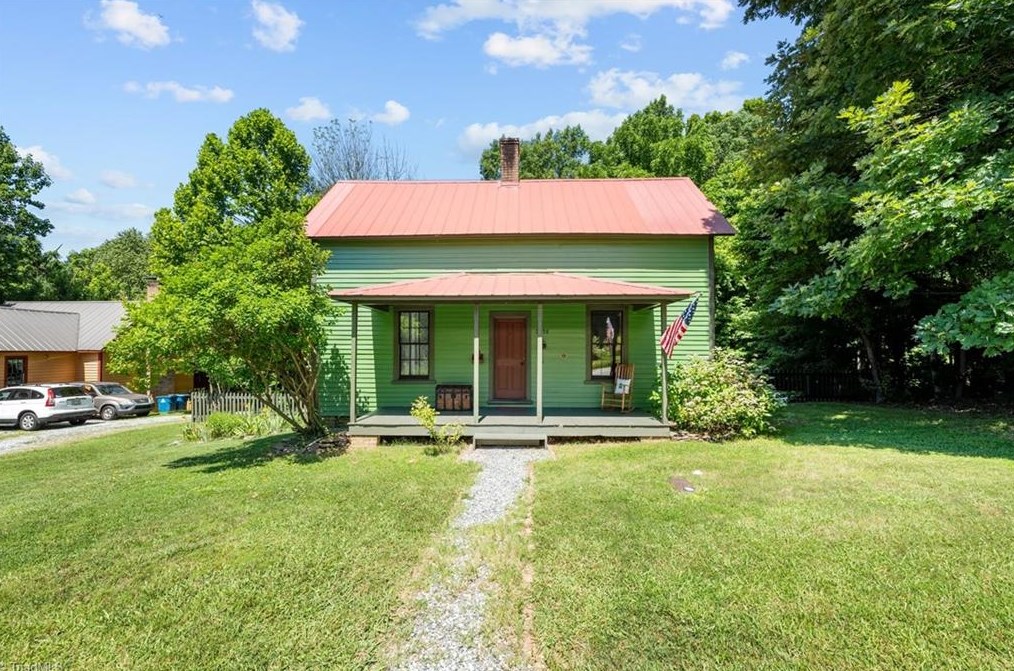 2456 Glencoe St, Burlington NC  27217-8892 exterior