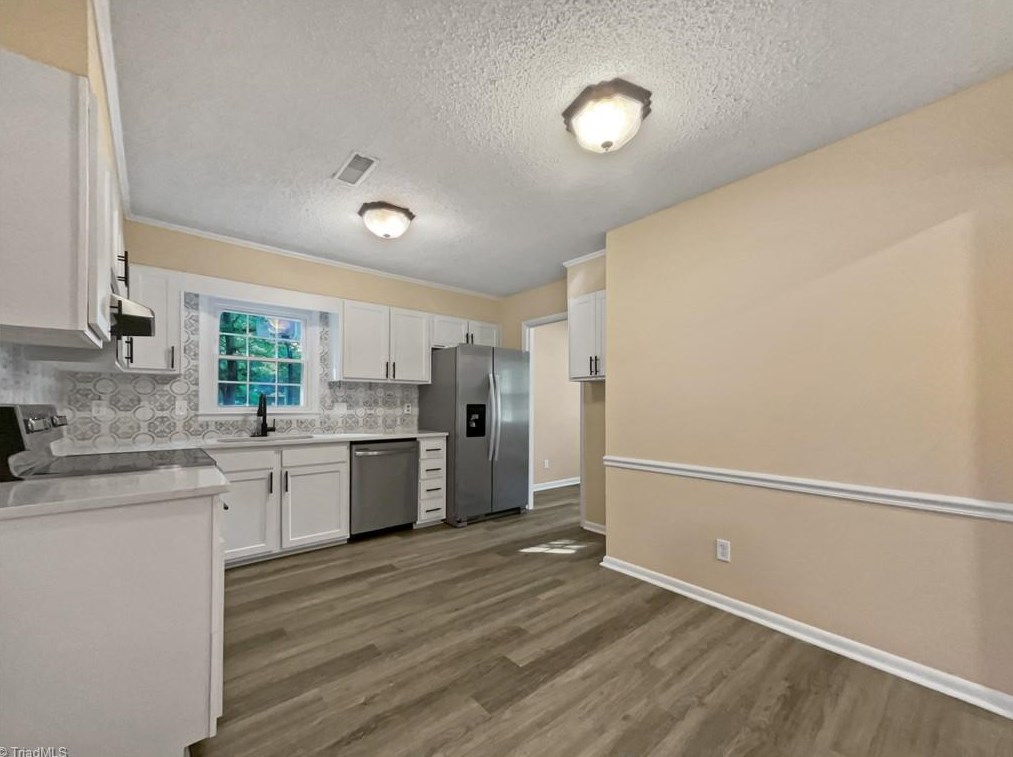 2 Manard Ct, Greensboro, NC 27407-4024