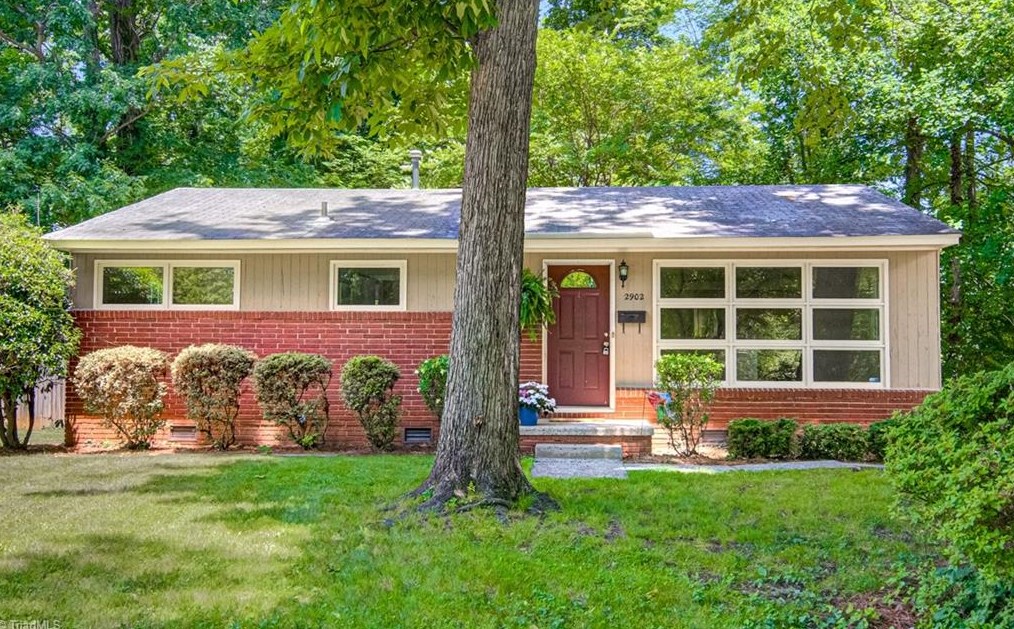 2902 Dellwood Dr, Greensboro, NC 27408-3508
