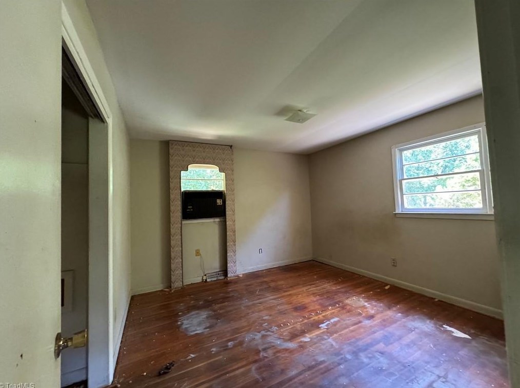 1401 Guest St, Greensboro NC 27405-3708 exterior