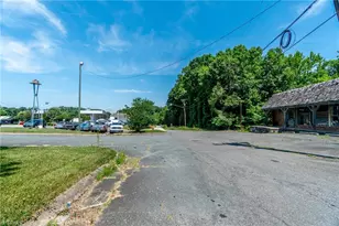 4901 Reynolda Rd, Winston-Salem, NC 27106 - Photo 32