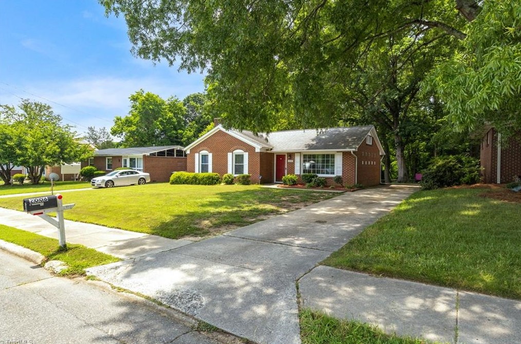 2006 Vanstory St, Greensboro, NC 27403-3645