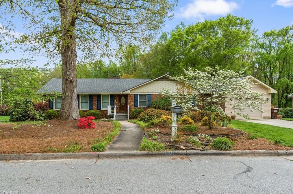 3106 Rolling Rd, High Point, NC 27265-2055