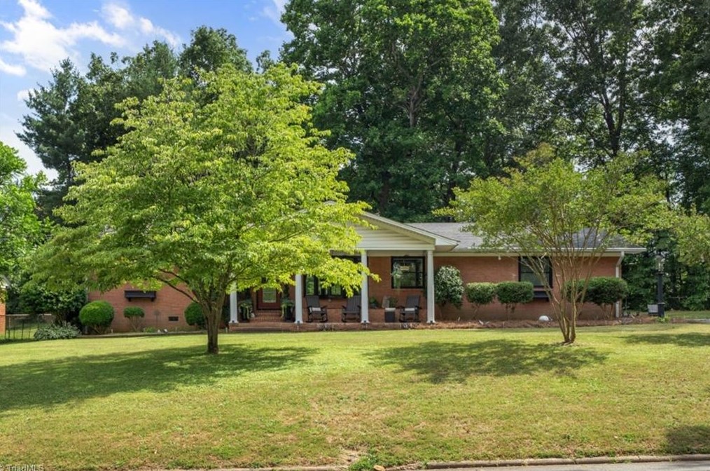 318 Idlewild Dr, Lexington, NC 27295