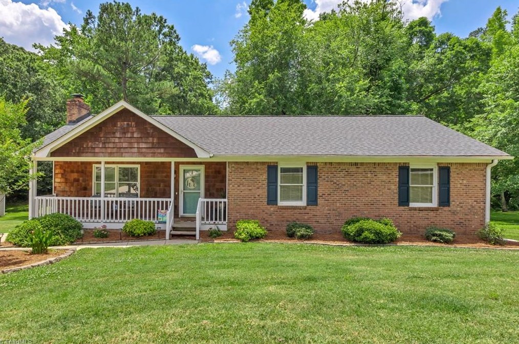 474 Robin Ln, High Point, NC 27263