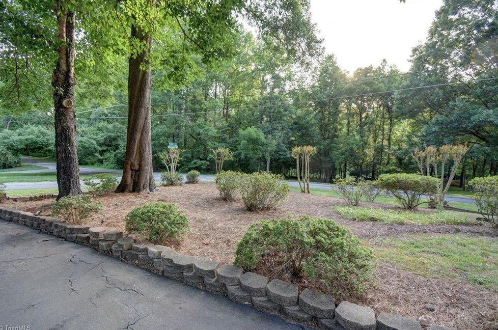 1655 Little Creek Cir, Winston Salem, NC 27103-6622