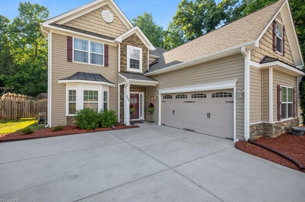 2640 Crosland Hills Dr, Winston Salem, NC 27106-9823