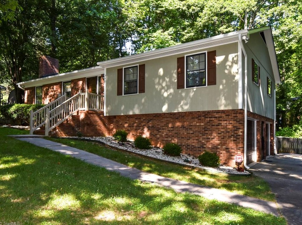 250 Creekwood Dr, Redland, NC 27006