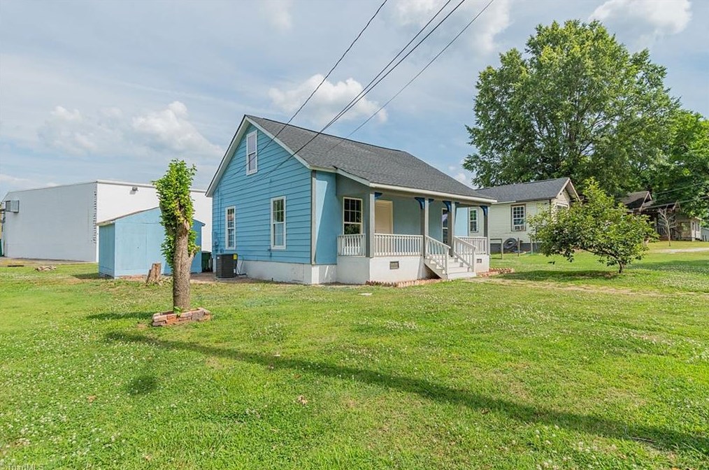 816 Olympia St, Lexington, NC 27295
