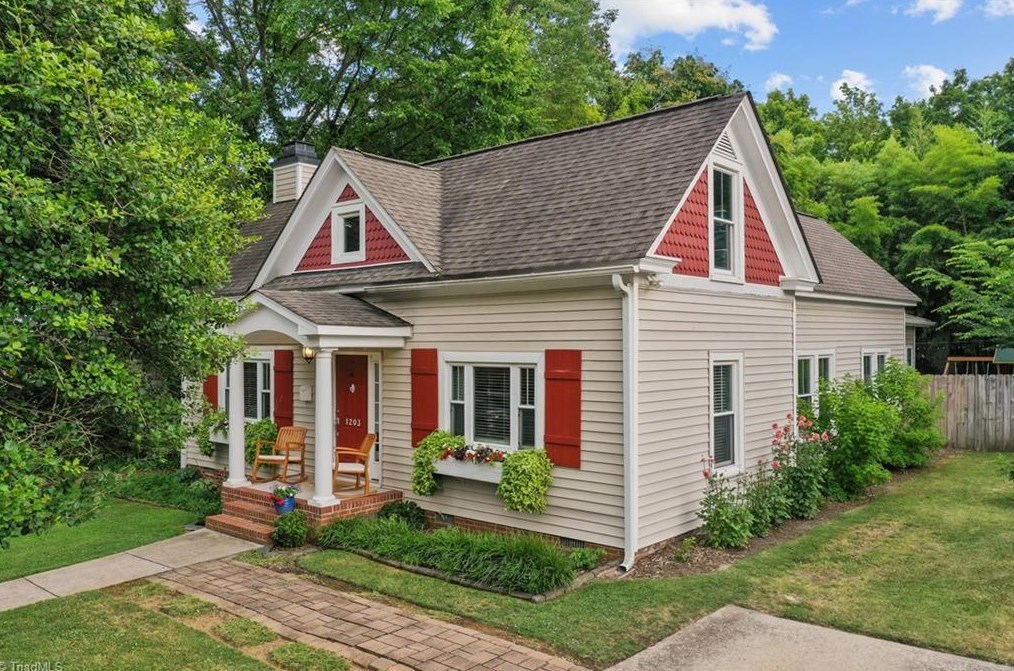 1203 Northwood St, Greensboro, NC 27408-8016