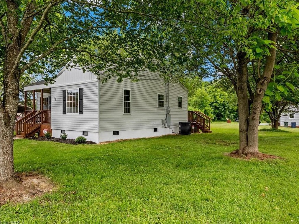 15 Albemarle St, Lexington, NC 27292