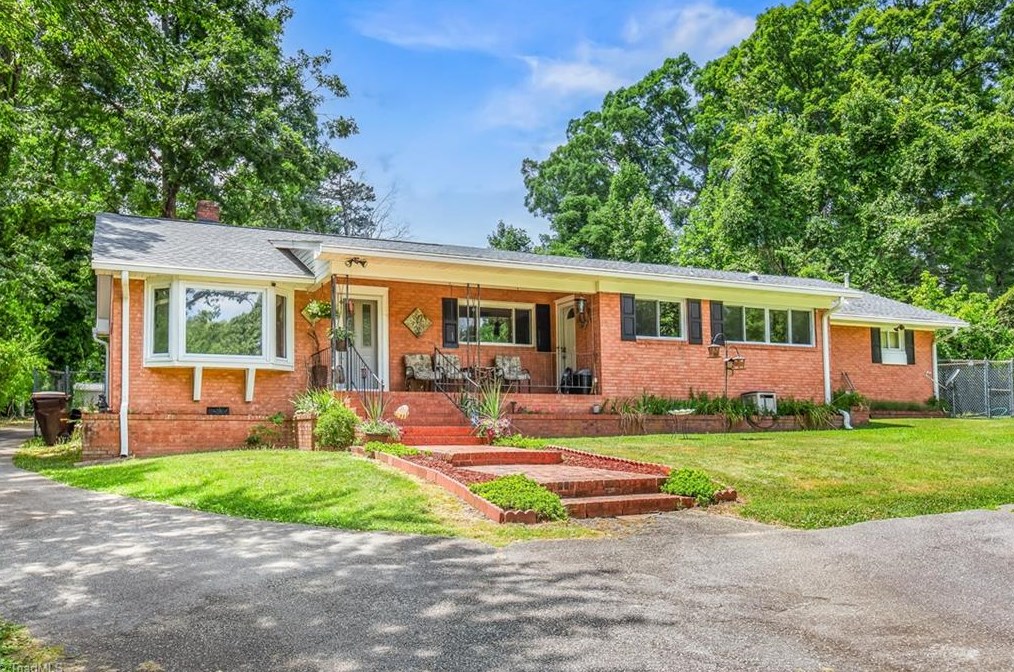 317 Dogwood Cir, High Point, NC 27260