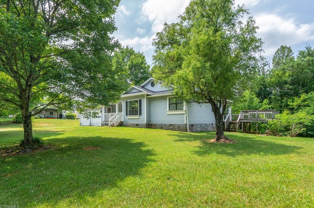 1045 Saura Woods Ln, Germanton, NC 27019