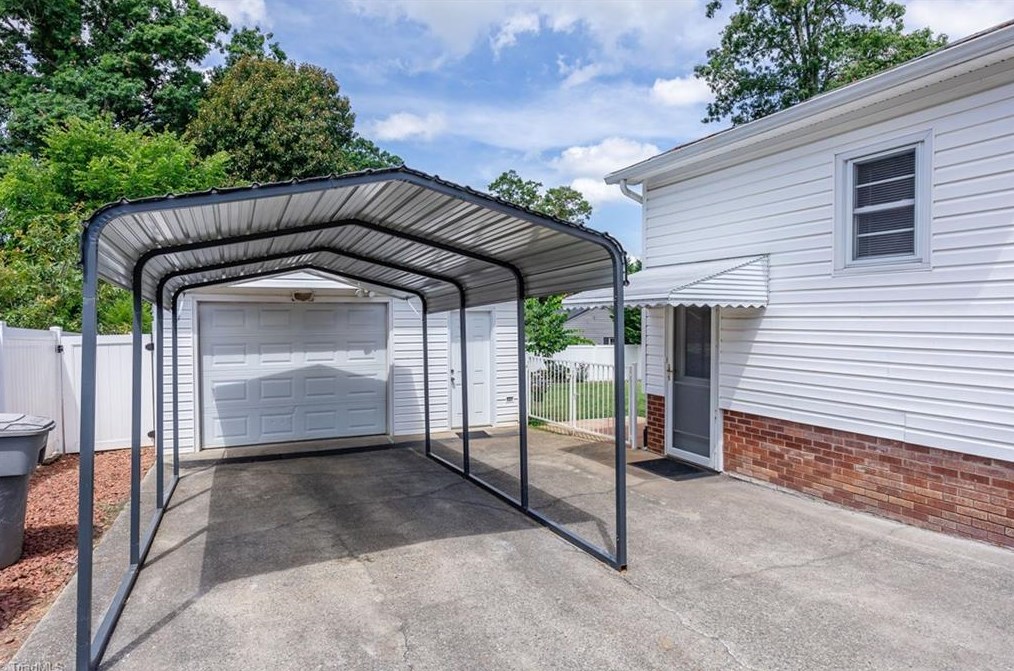 1006 Cliff Rd, Asheboro NC  27203-6904 exterior