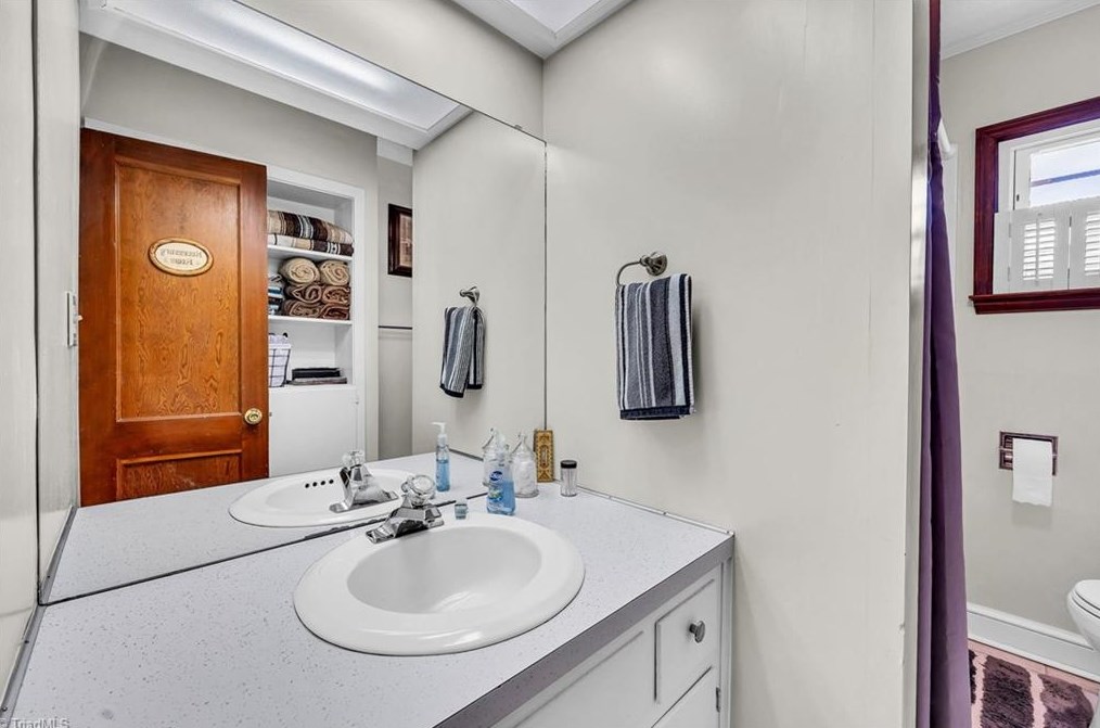 1006 Cliff Rd, Asheboro NC  27203-6904 exterior