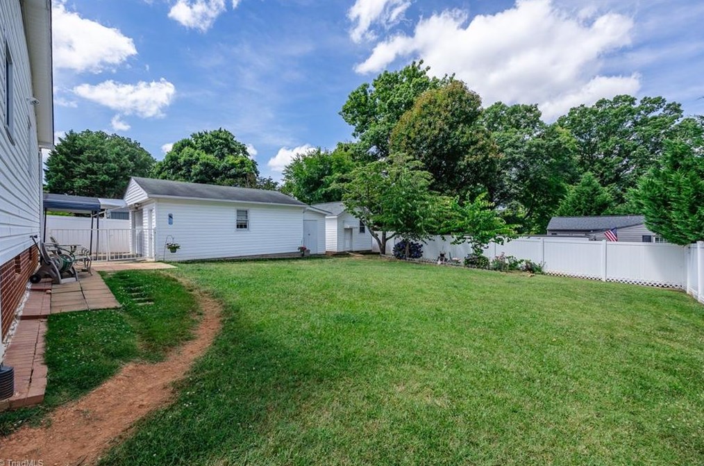 1006 Cliff Rd, Asheboro NC  27203-6904 exterior