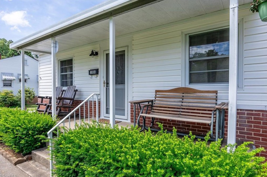 1006 Cliff Rd, Asheboro NC  27203-6904 exterior