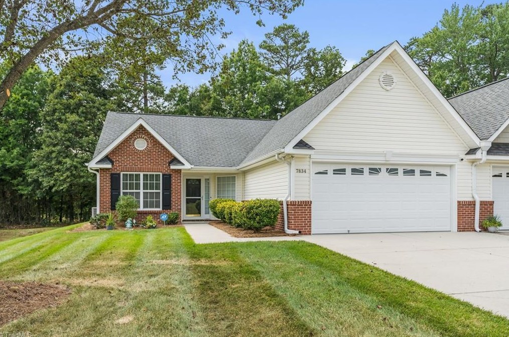 7834 Woodpark Dr, High Point, NC 27265