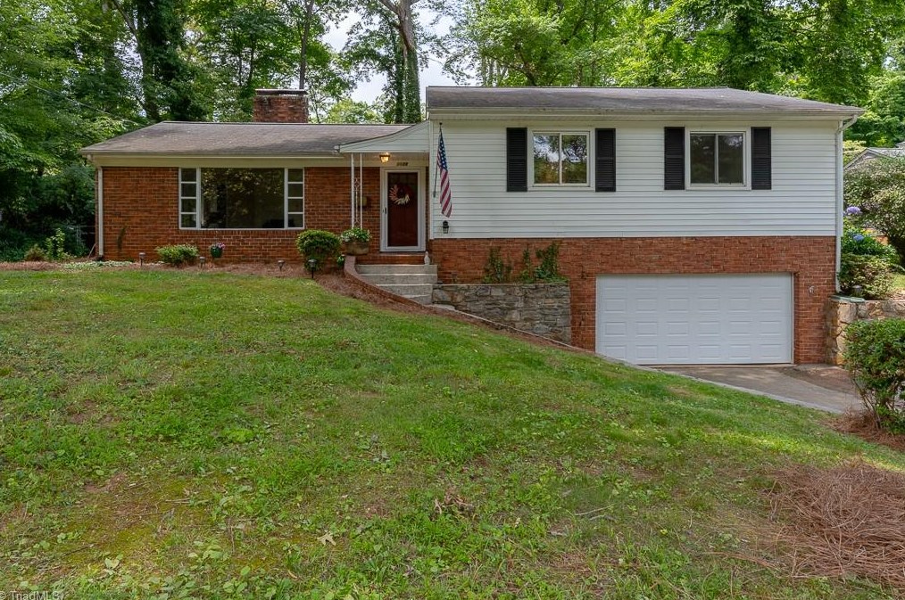1038 Huntingdon Rd, Winston Salem, NC 27104-1621