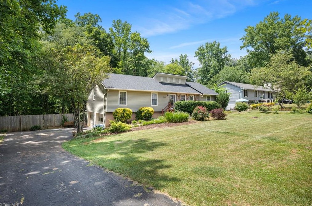 5140 Cobblestone Rd, Winston Salem, NC 27106