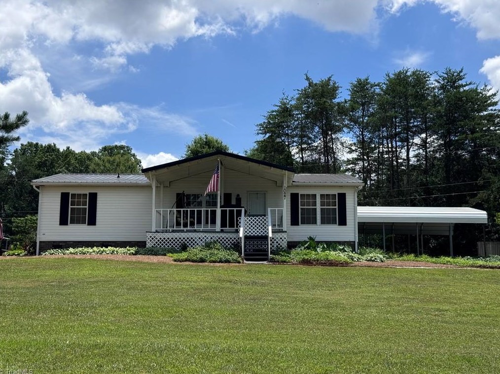 2611 Tritt Ln, Footsville, NC 27055