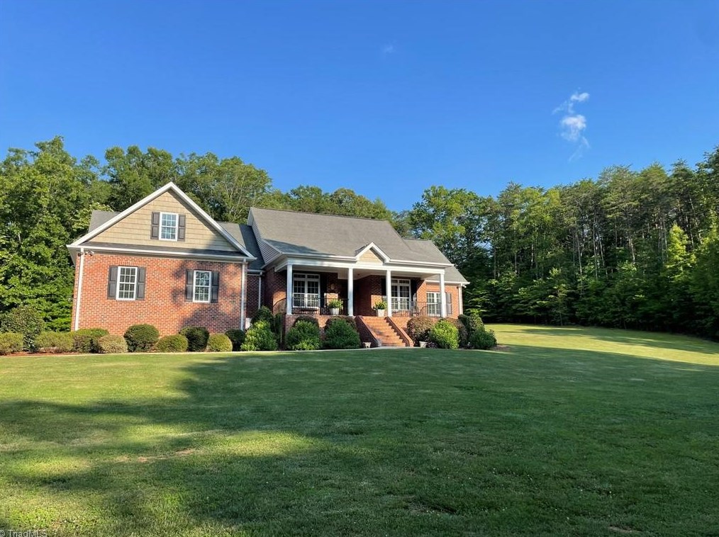 1452 High Bridge Rd, Pinnacle, NC 27043