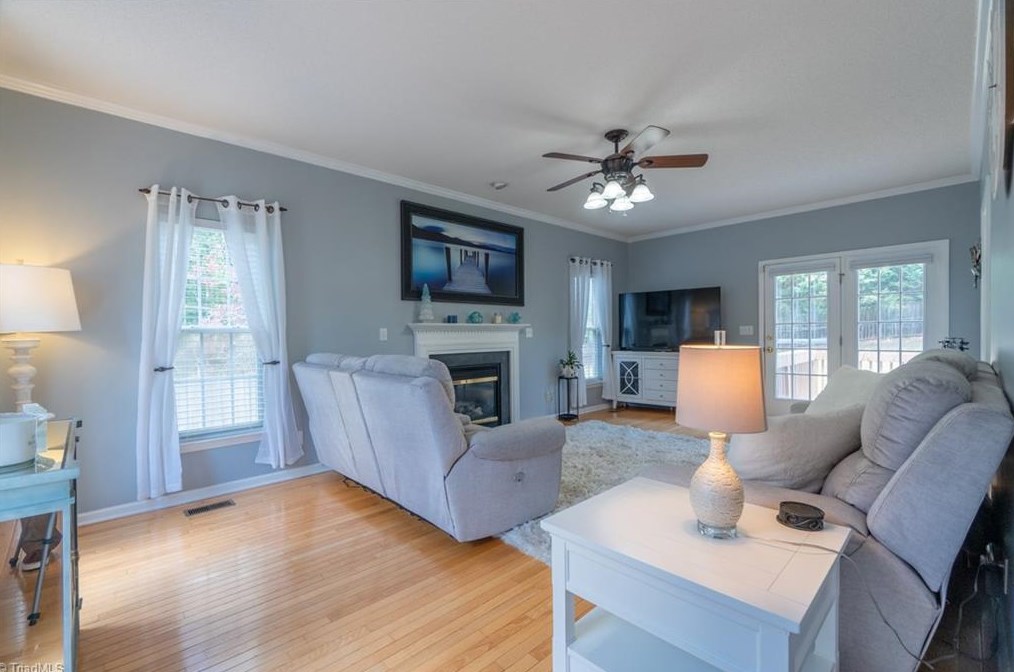 2905 Hickman Ln, Winston Salem, NC 27103