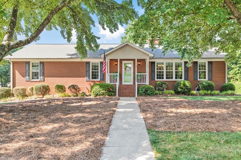 150 Nottidge Ct, Clemmons, NC 27012