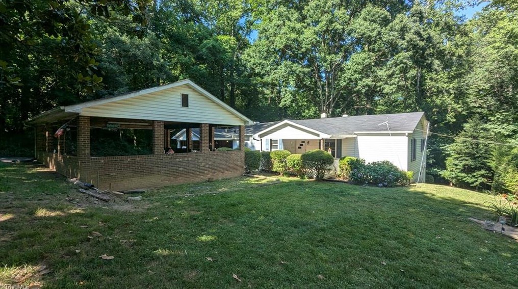 3825 Old Hollow Rd, Kernersville, NC 27284