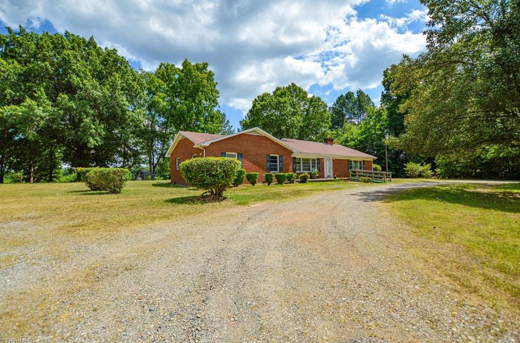 6490 Nc Hwy 135, Matrimony, NC 27048