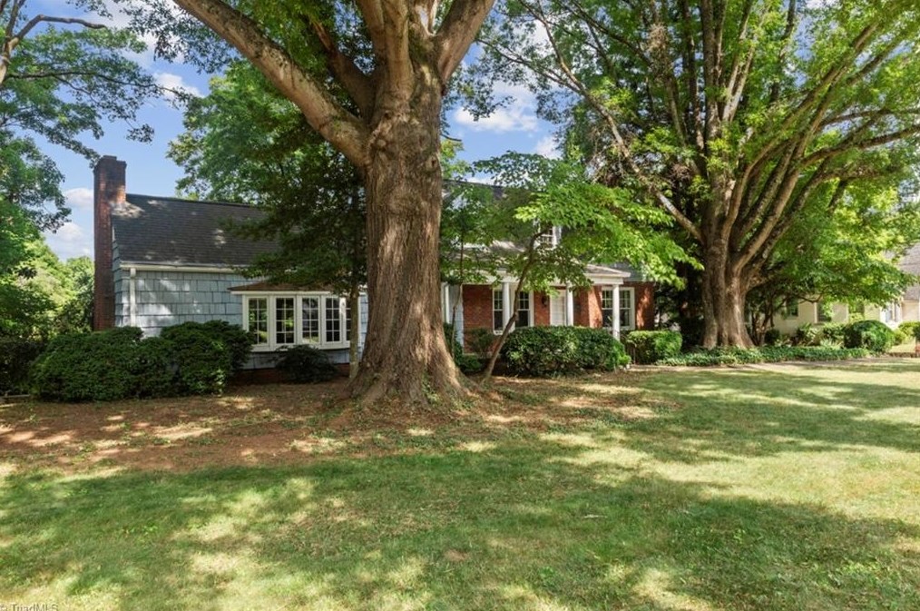 3310 Konnoak Dr, Winston Salem, NC 27127