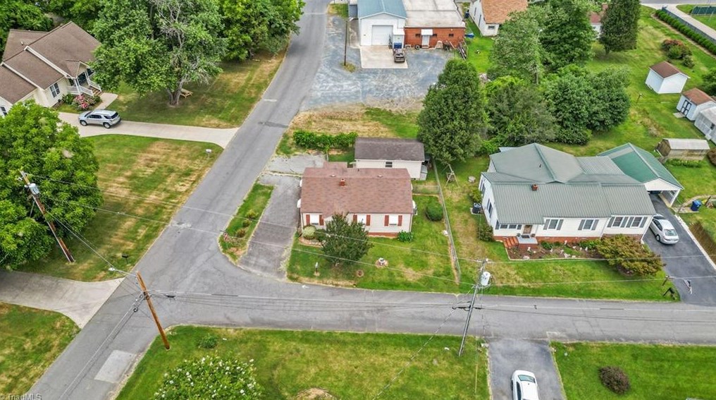126 W Brown St, Randleman, NC 27317
