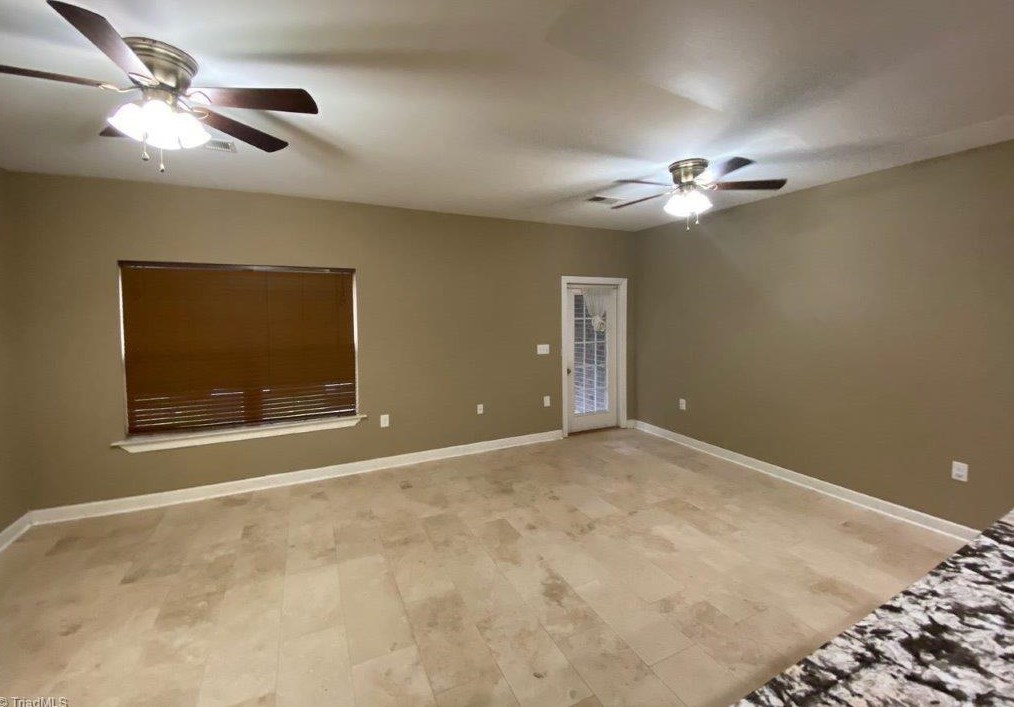 1913-b Fleming Rd, Greensboro, NC 27410