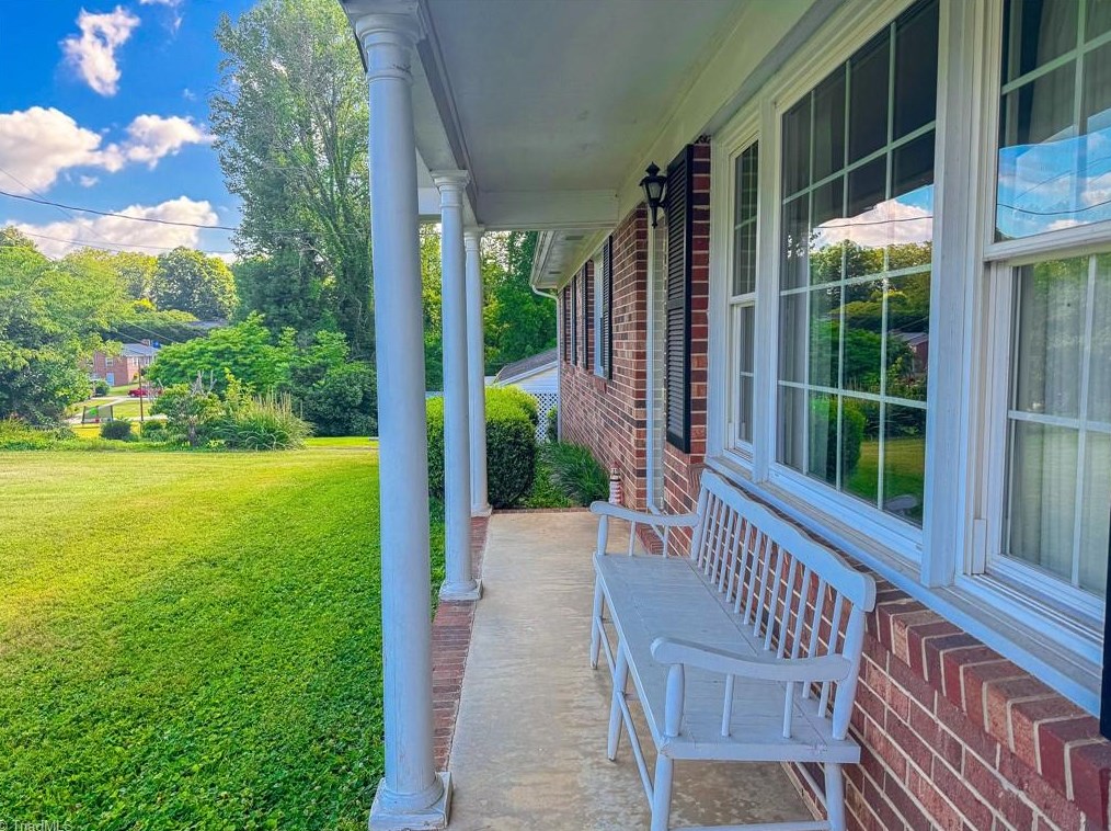 165 Noonkester Dr, Mount Airy, NC 27030