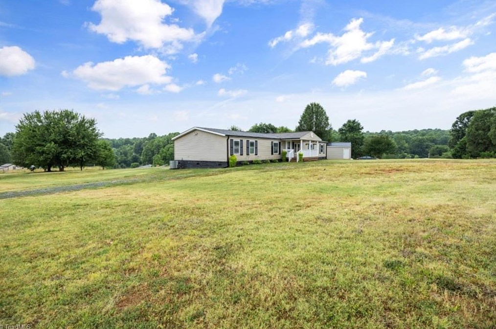 105 Stagecrest Dr, Countyline, NC 28634