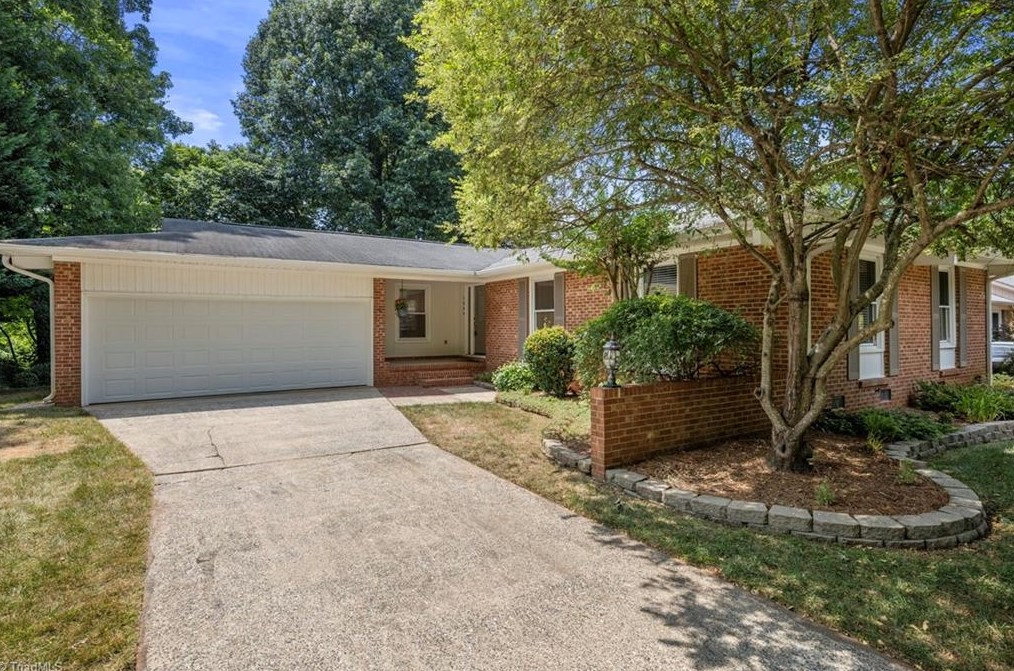 1009 Elderwood Pl, Greensboro, NC 27410-3424