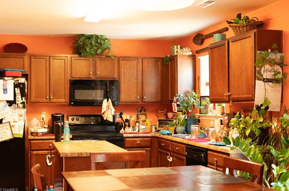 3912 Foliage Dr, Winston Salem, NC 27101