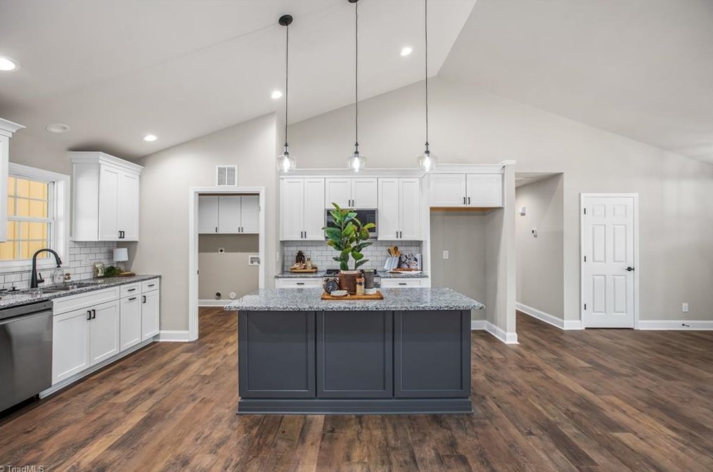8889 Lasater Rd, Clemmons, NC 27012